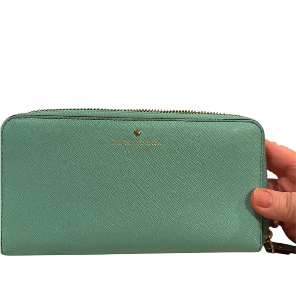 kate spade Handbags - Kate Spade New York Aqua Zip-Around continental wallet